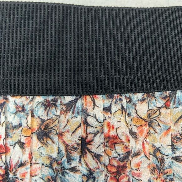 Loft pleated floral chiffon skirt w/ elastic waist lined ❤️ - Picture 3 of 7